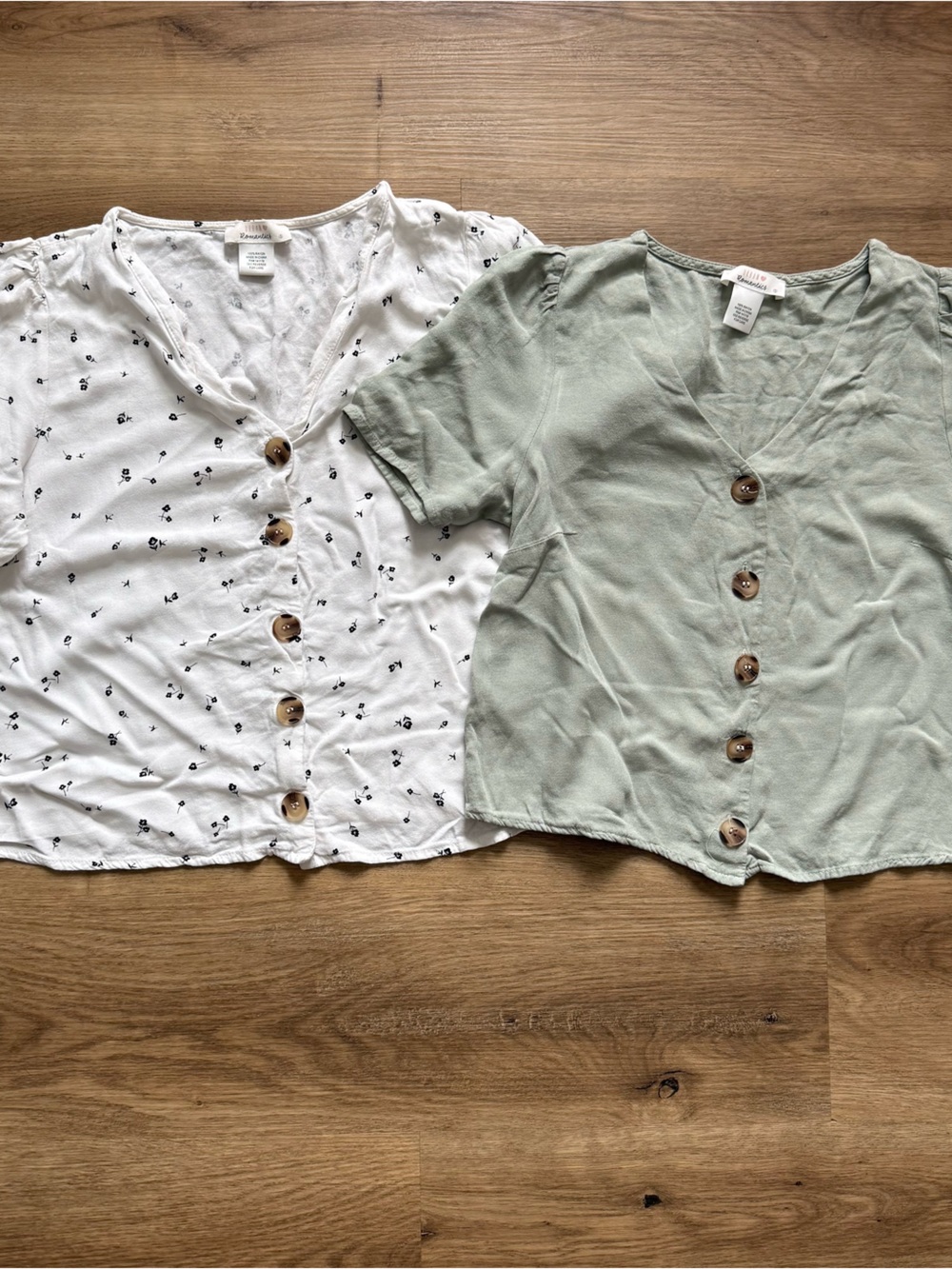Urban Romantics Bundle Small Button Front VNeck Sage and White Floral Cottage